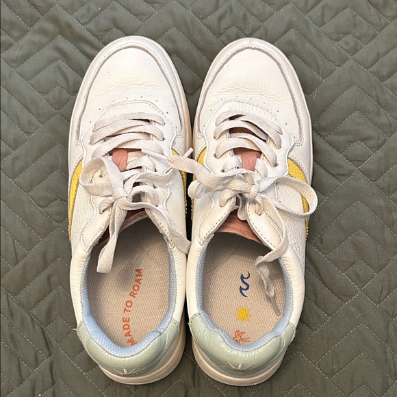 Soludo’s Roma Retro Sneaker - Picture 3 of 3